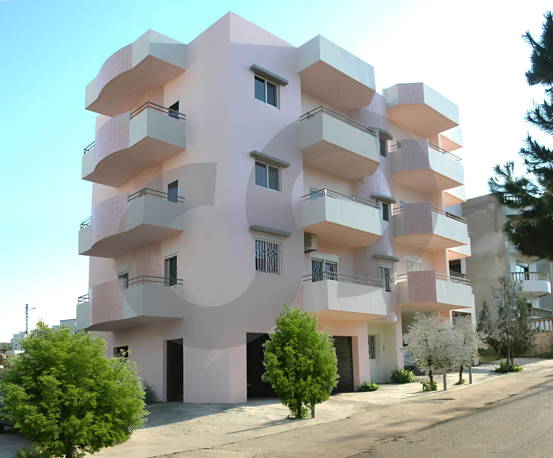 Building for Sale in Barsa