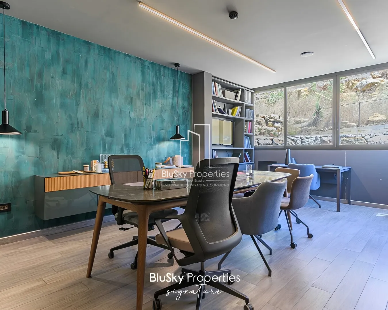 Office for sale in Mansourieh