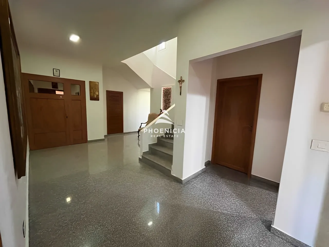 Villa for Sale in Kfardebian