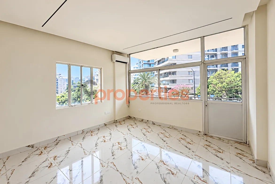 Office for Rent in Forn El Chebbak