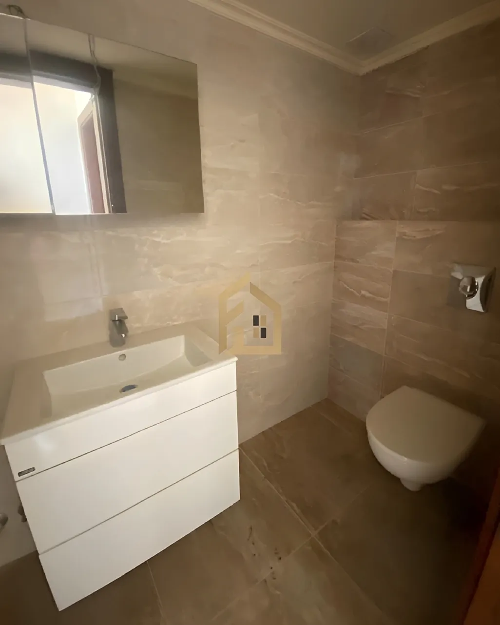 Apartment for sale in Ballouneh, Lebanon - 3 bed, 4 bath