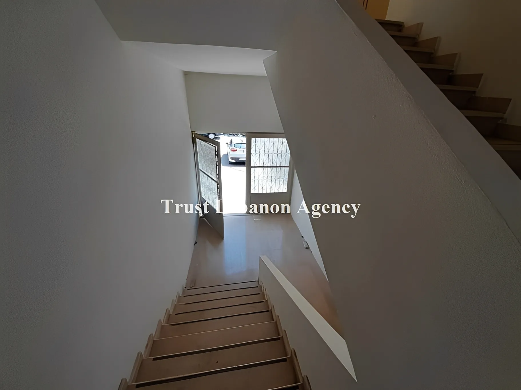 Warehouse for rent in Metn, Mkalles