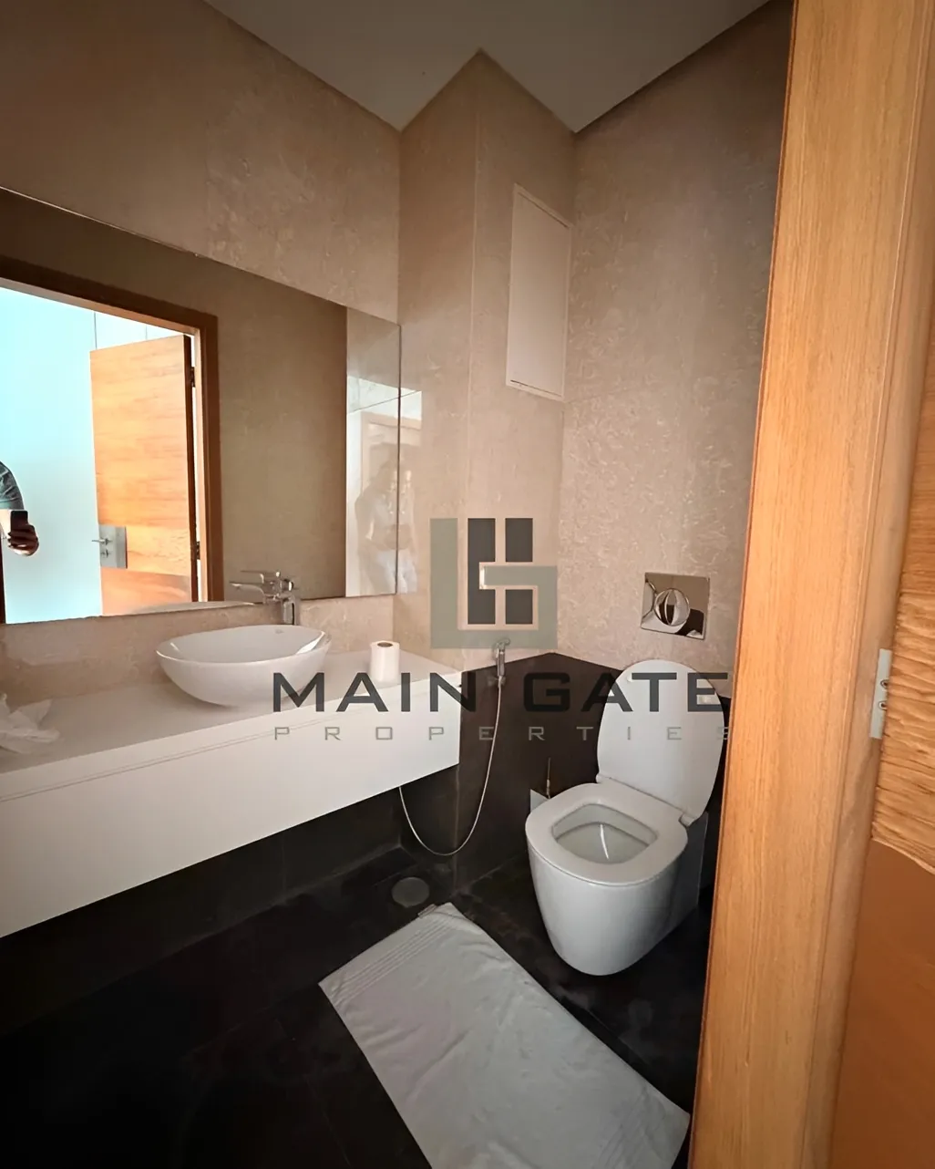 Apartment for rent in Dbayeh, Lebanon - 2 bed, 4 bath