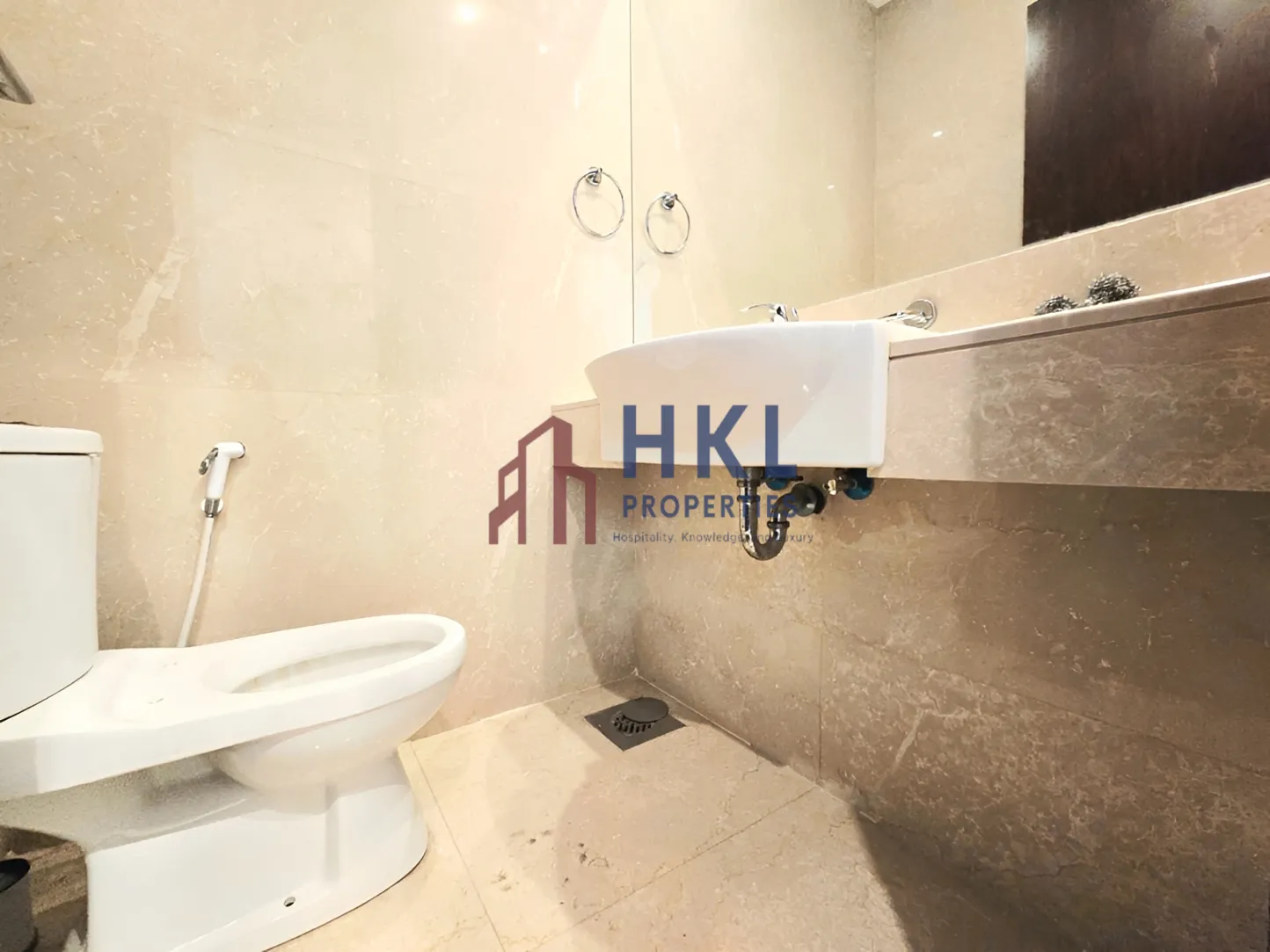 Apartment for sale in Hamra