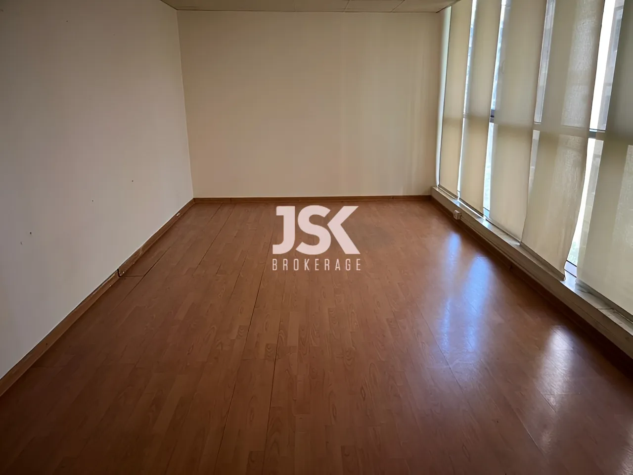 Office for Rent in Ras