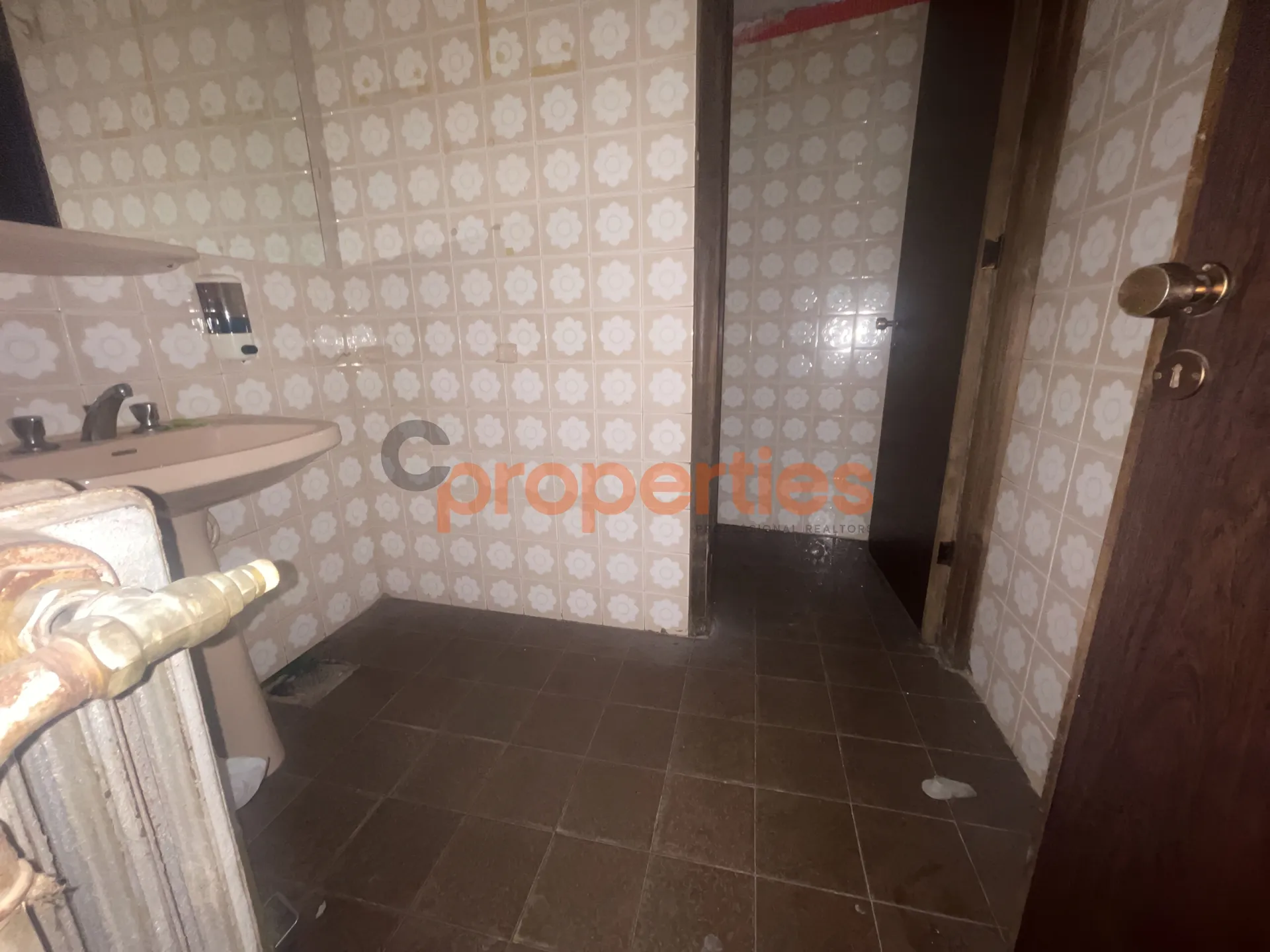 Restaurant for Sale in Rayfoun