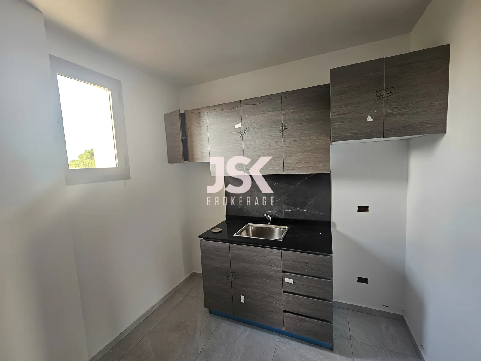 Office for Rent in Sad El Baouchriyeh