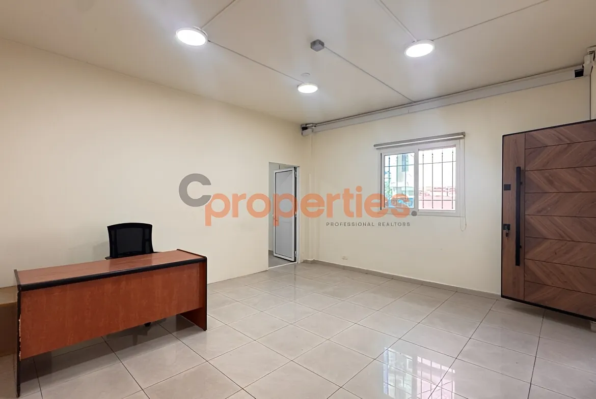 Warehouse for Rent in Aaoukar
