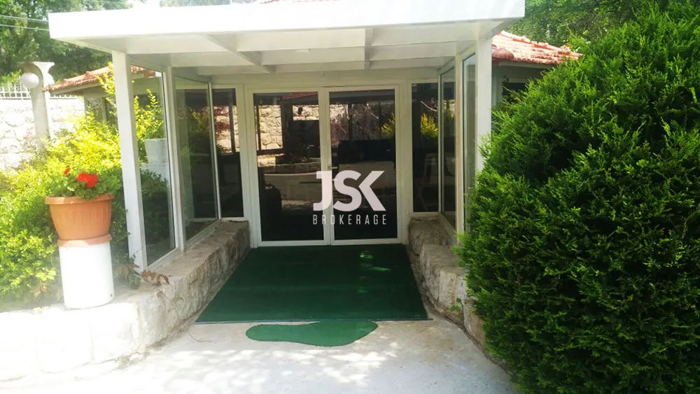 Villa for Sale in Ajaltoun
