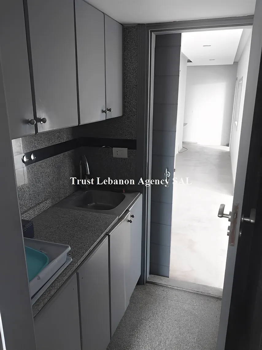 Office for rent in Metn, Berej Hamoud