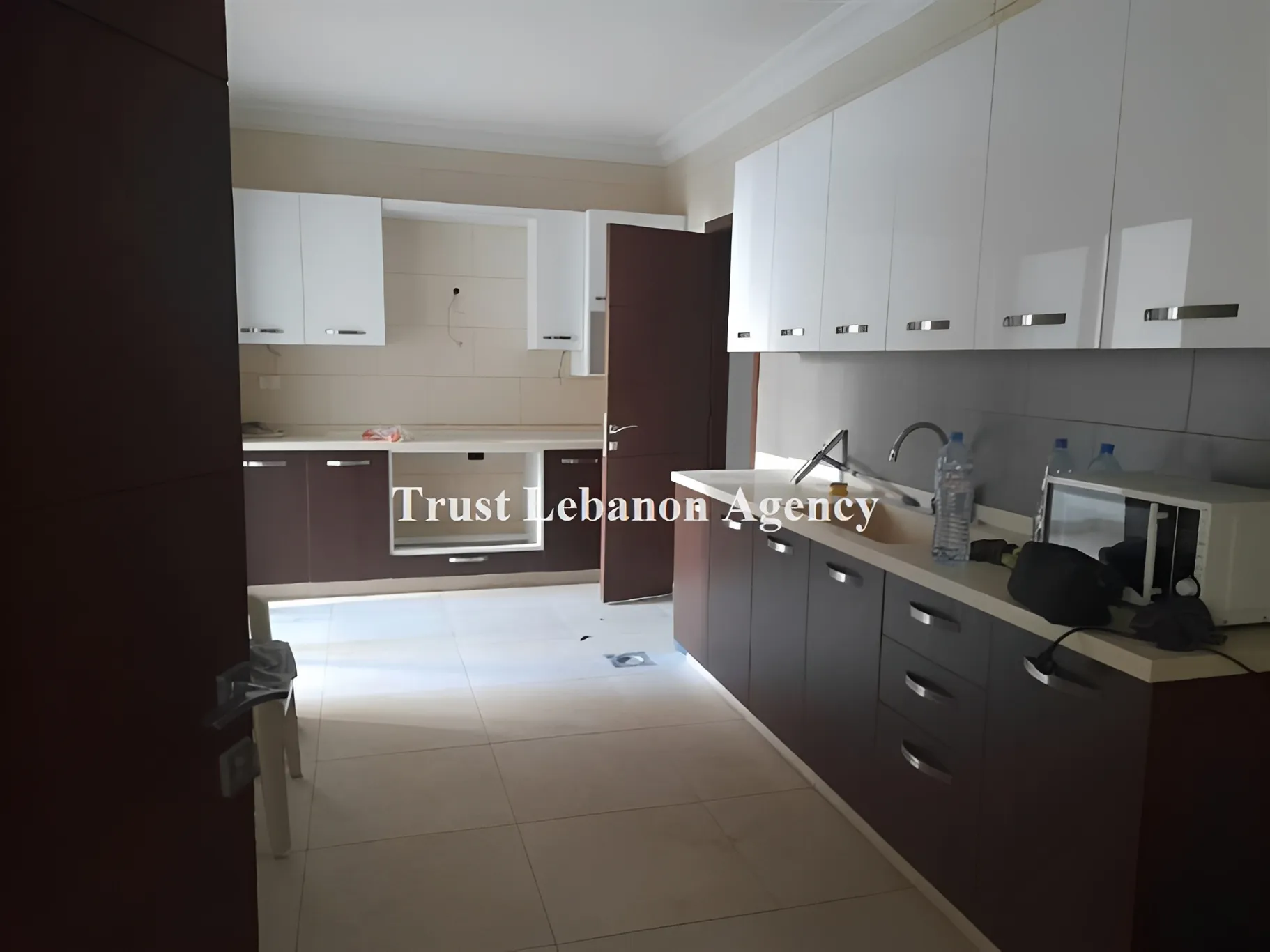 Apartment for Sale in Beirut - 3 bed, 4 bath