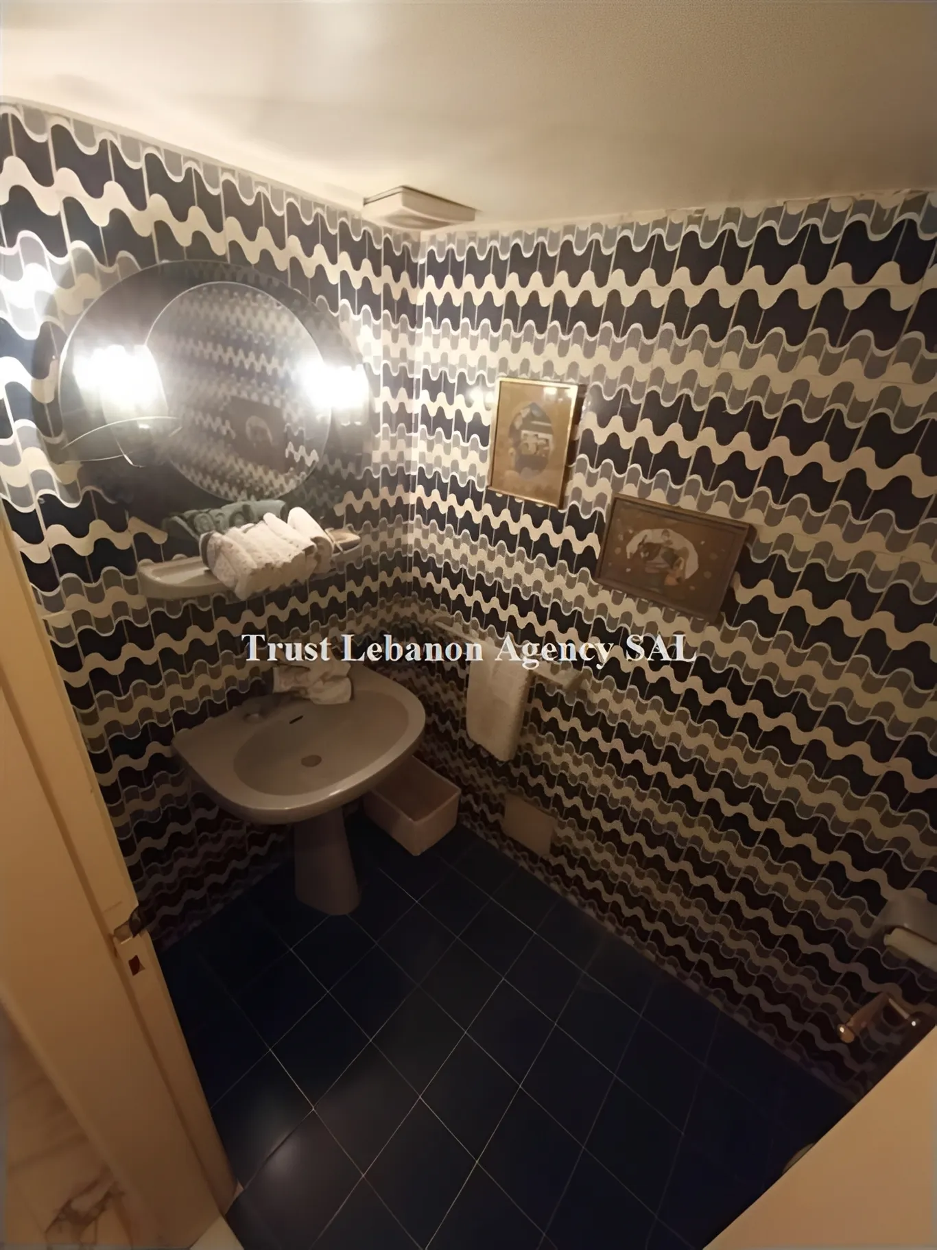 Apartment for Sale in Baabda Baabda - 3 bed, 4 bath