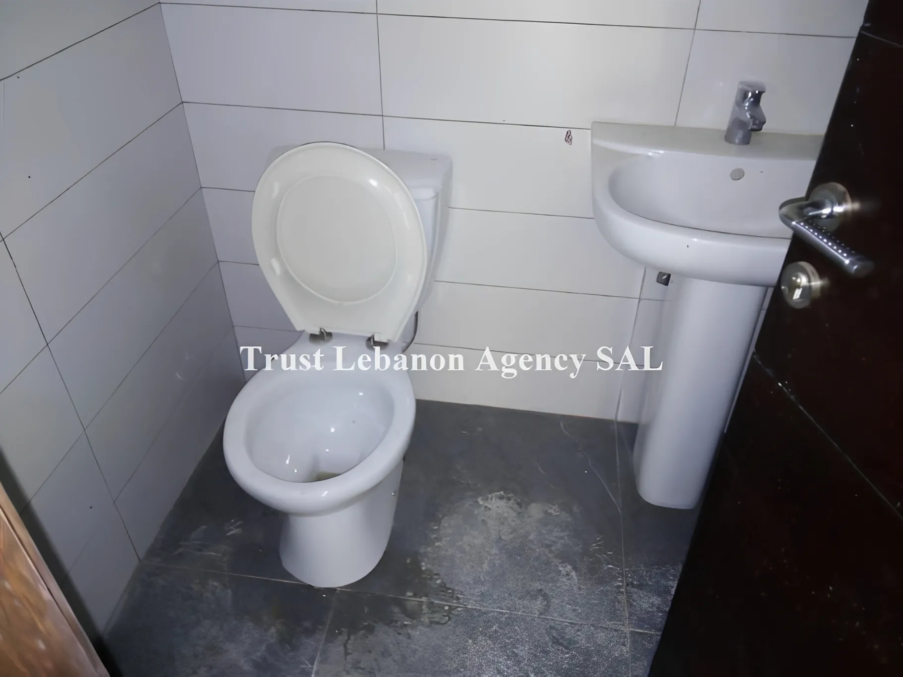 Office for rent in Metn, Sin El Fil