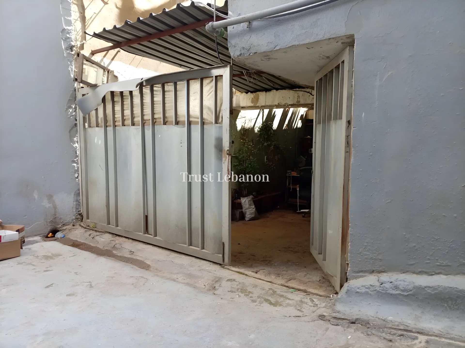 Warehouse for sale in Dekwaneh, Lebanon
