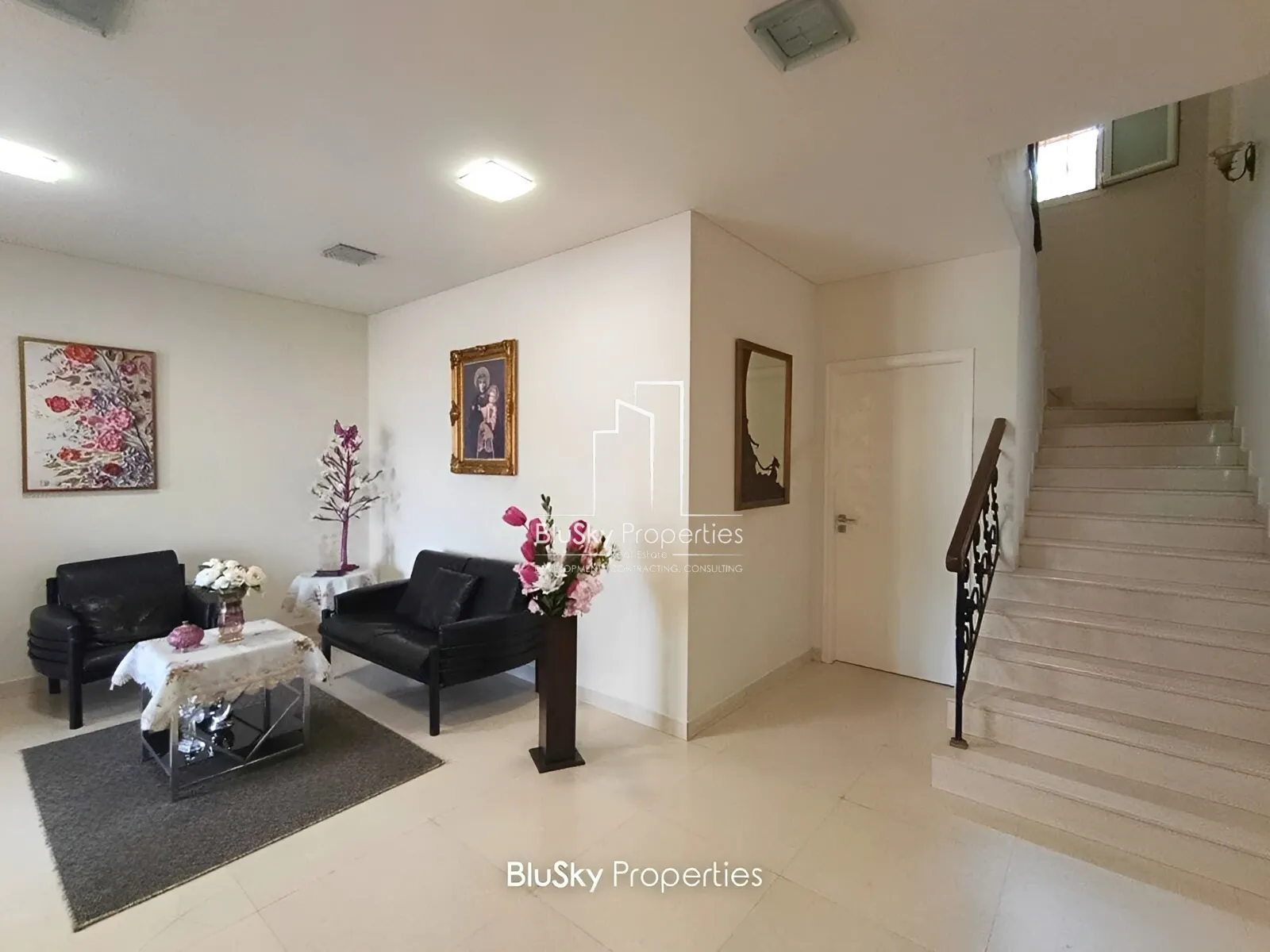 Villa for Sale in Fatka