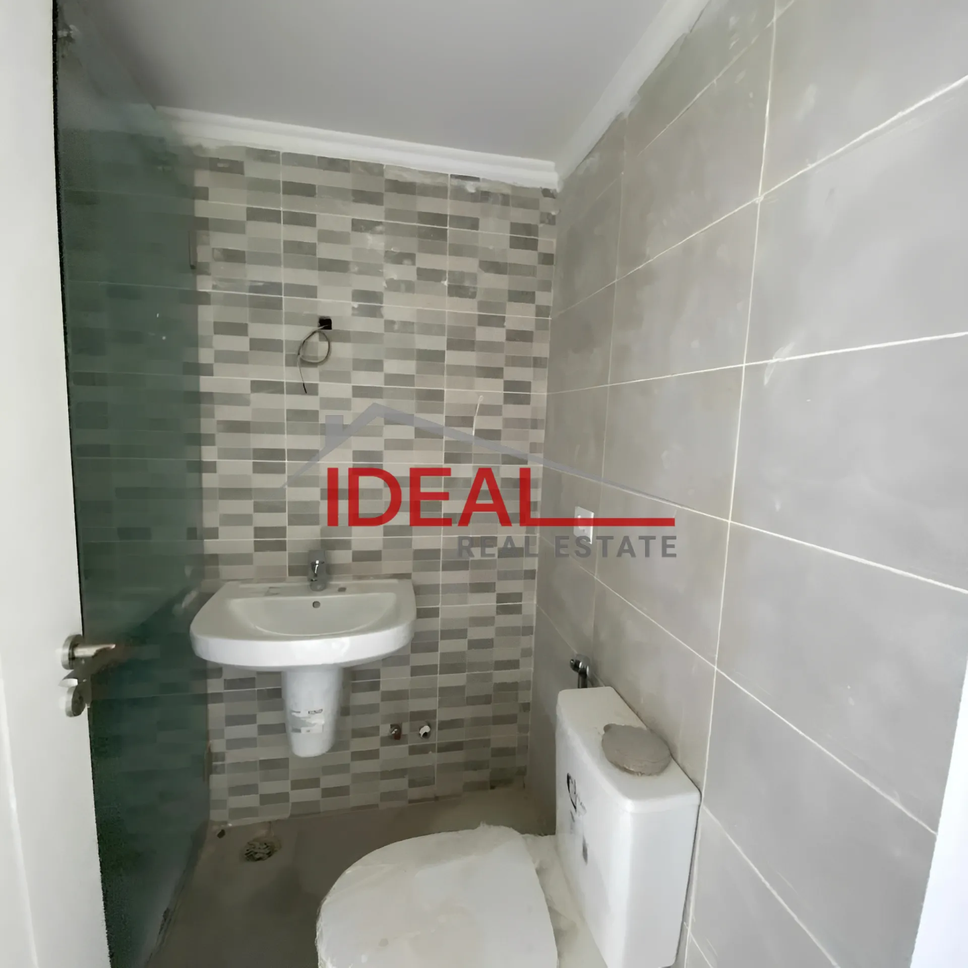 Apartment for Sale in Ain el remmeneh, baabda - 2 bed, 2 bath