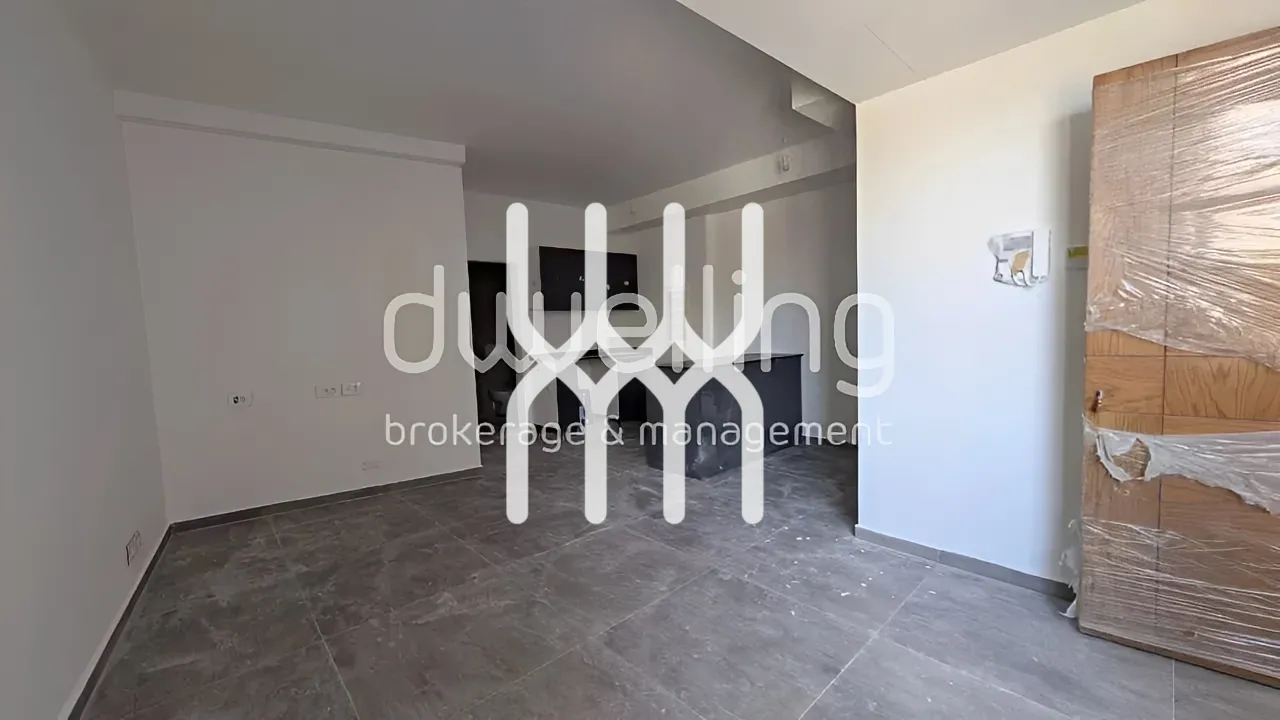 Apartment for sale in Caree d'or, Achrafieh, Lebanon - 1 bed, 1 bath