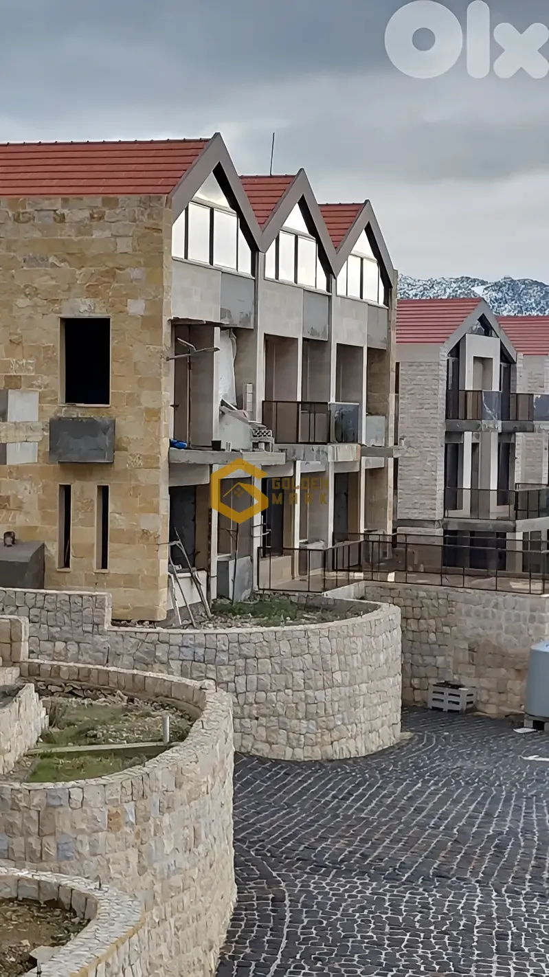 Triplex for Sale in Aannaya - 2 bed, 3 bath