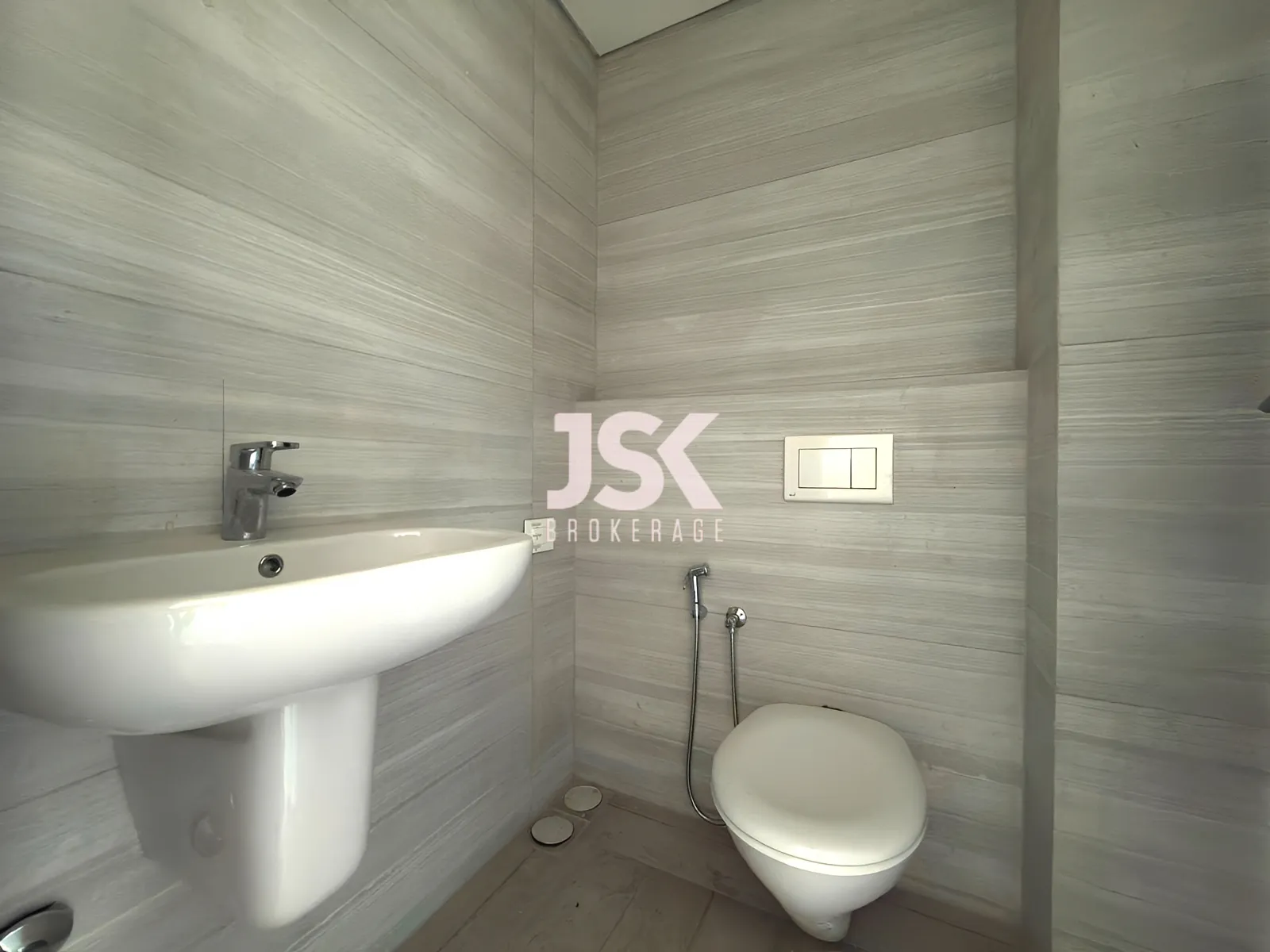 Loft for Rent in Achrafieh