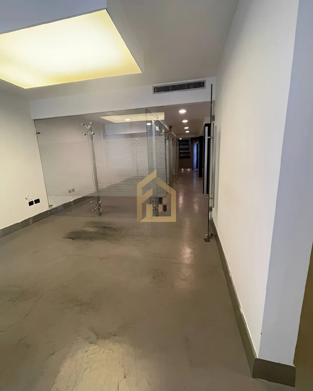 Office for rent in Forn El Chebbak, Lebanon