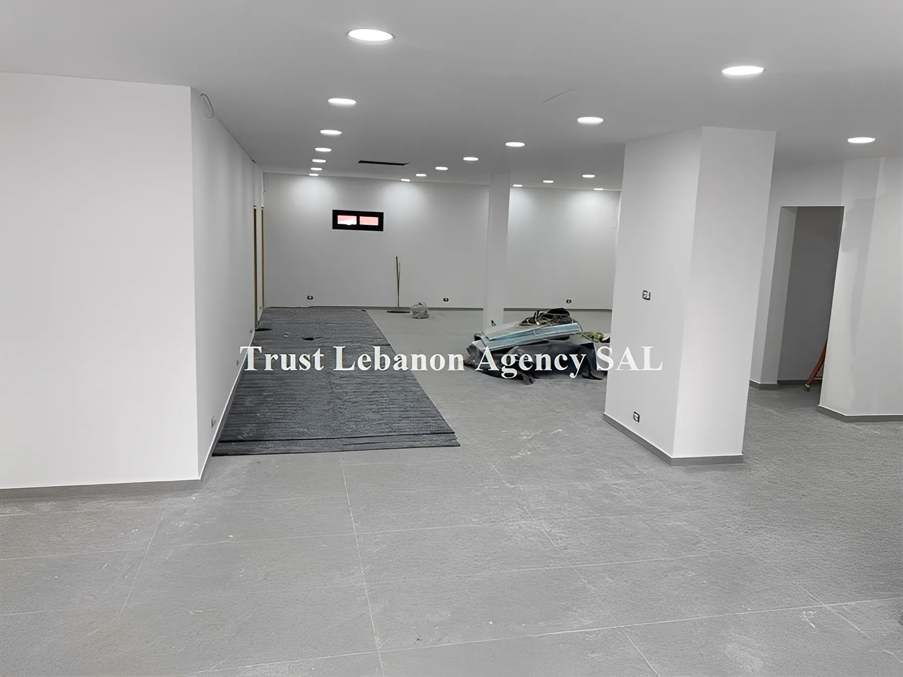 Commercial Property For Rent in Baabda, Hadath