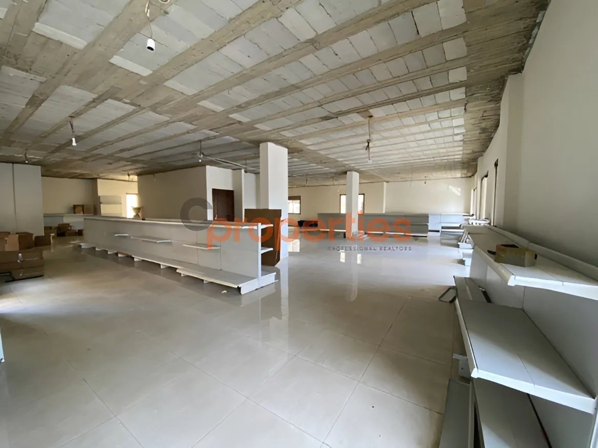 Showroom for Rent in Hazmieh