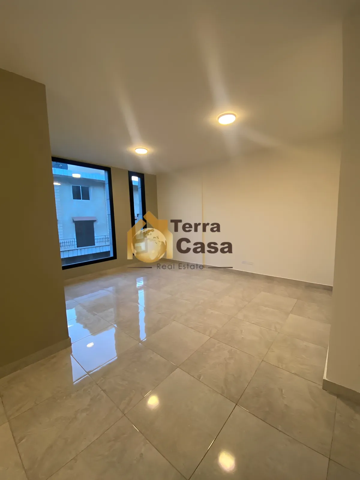 Office for Rent in Haouch el Omara