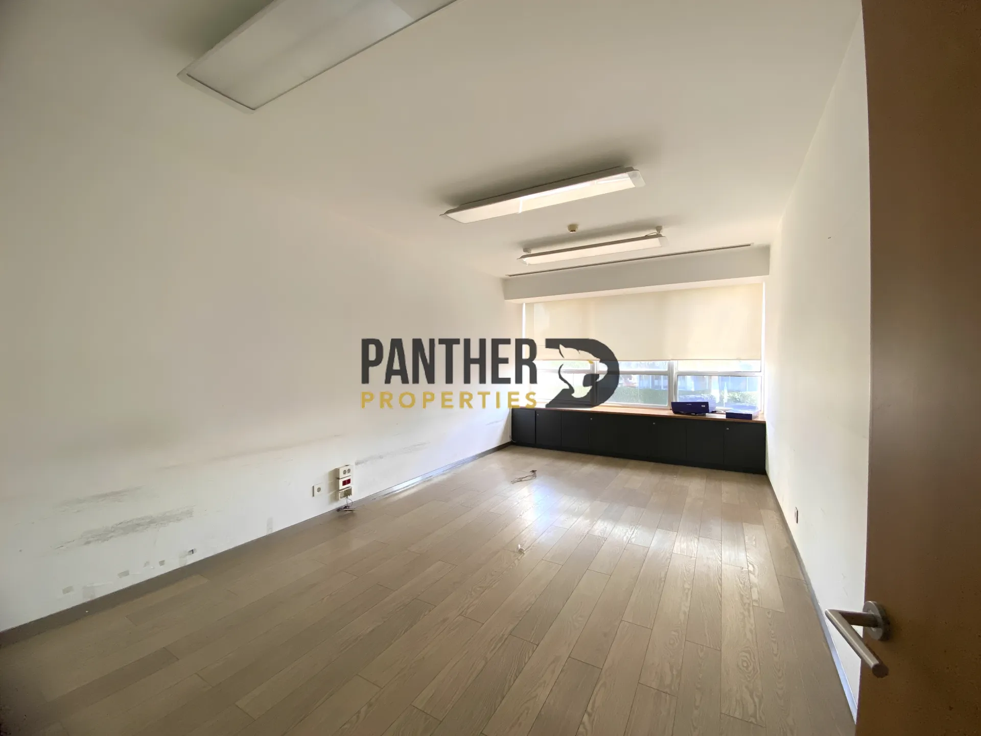 Office for rent in Achrafiyeh, beirut, lebanon