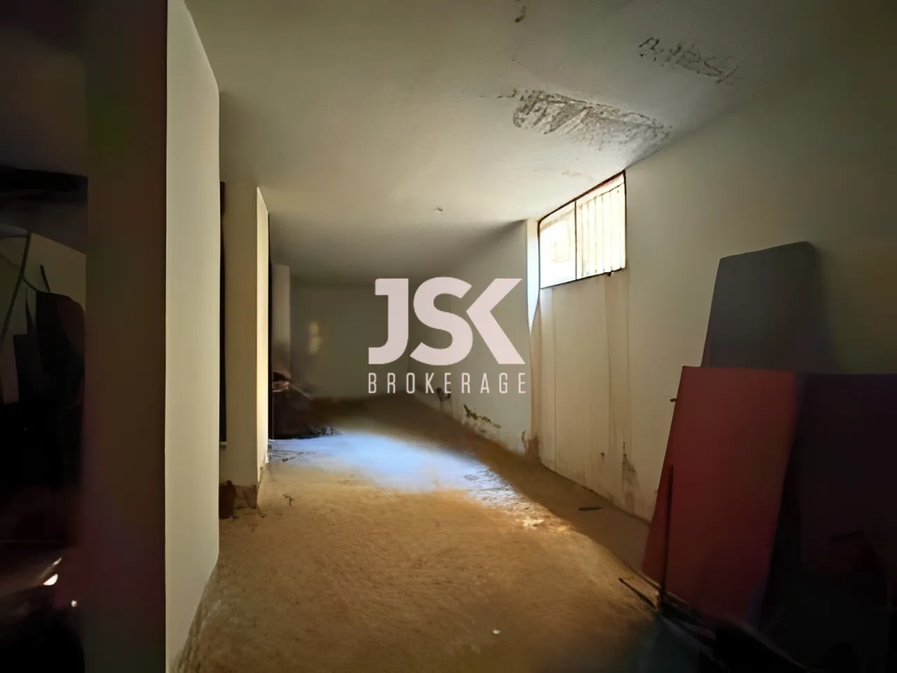 Shop for rent in Dbayeh