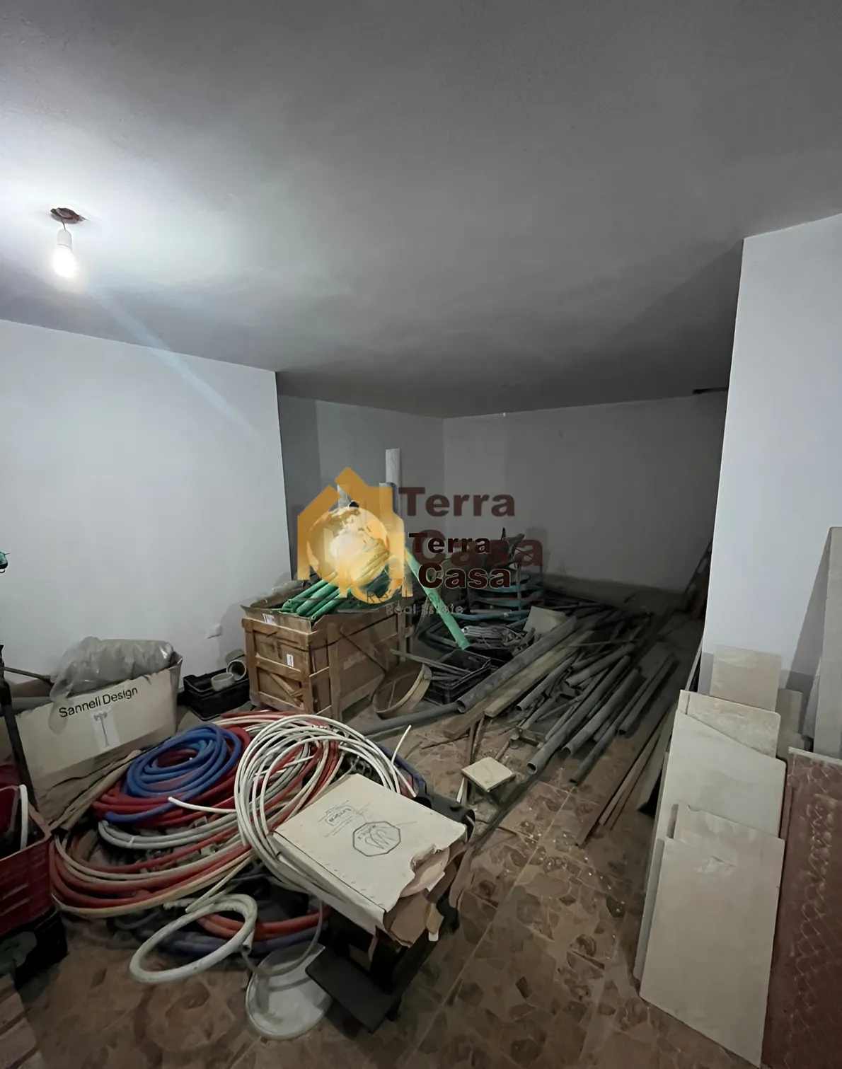 Warehouse for Sale in Ain el Ghossein