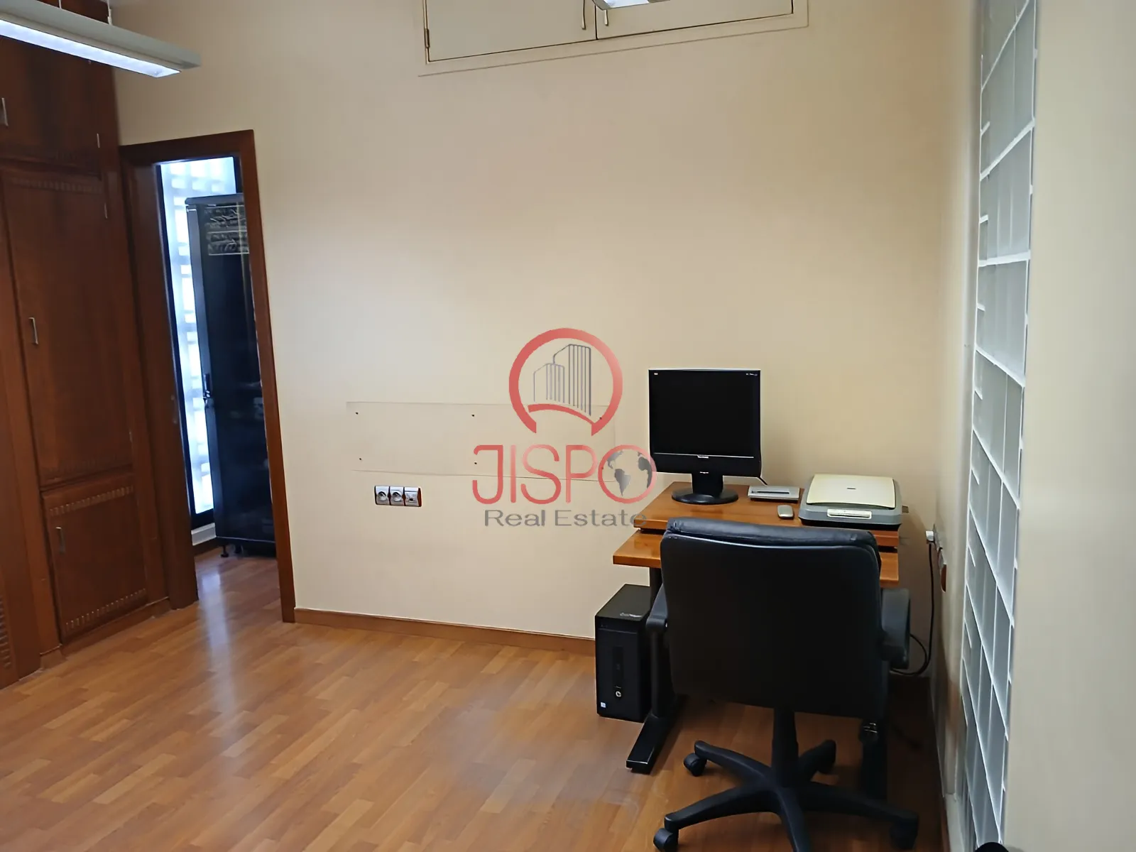 Office for sale in Daoura