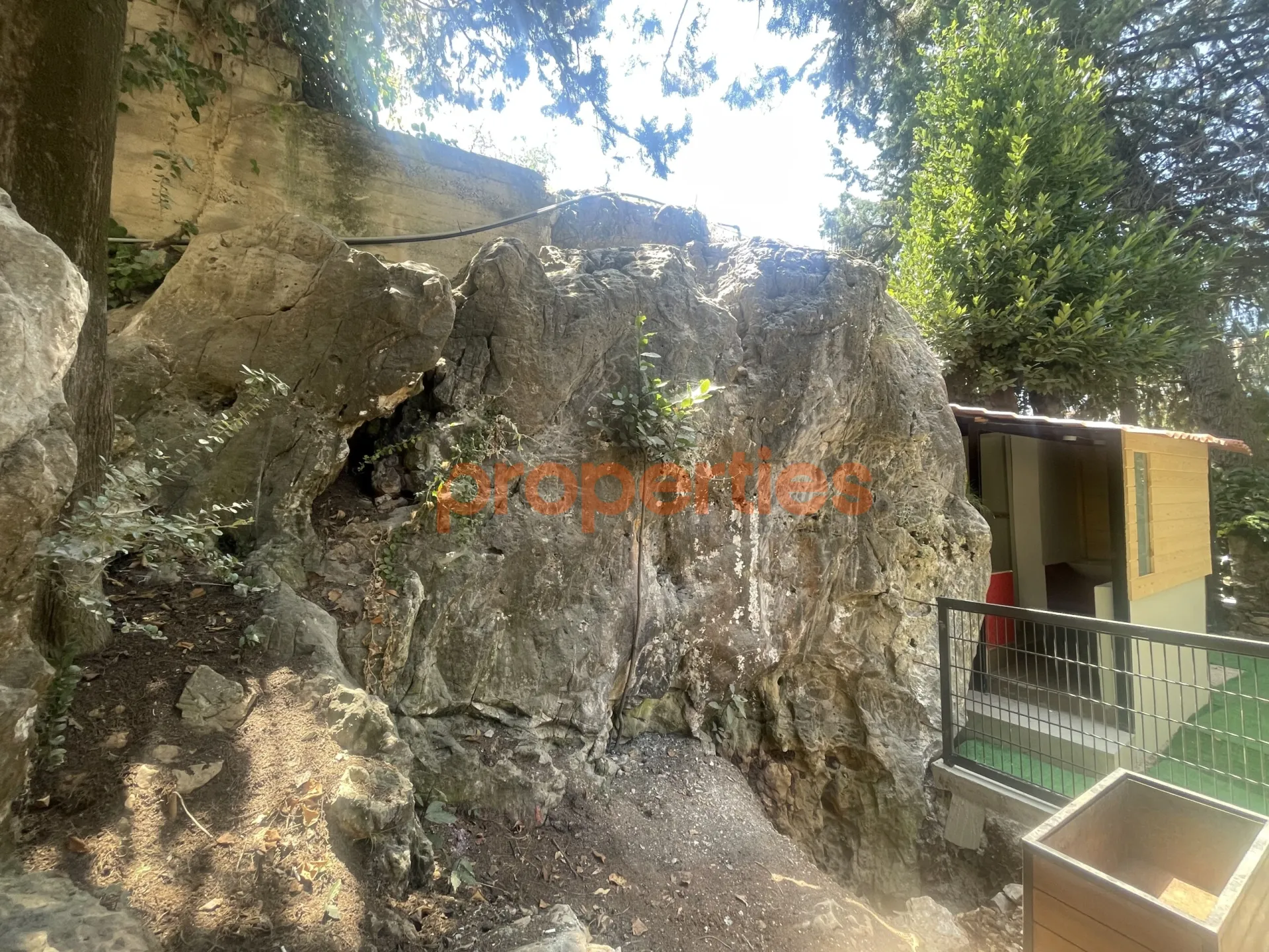 House for Sale in Ajaltoun