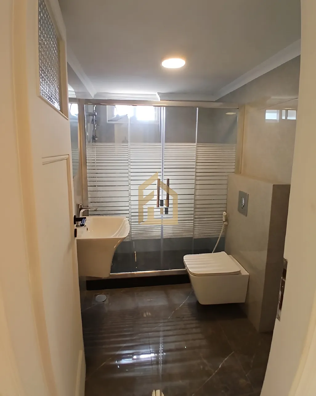 Apartment for rent in Raoucheh, Beirut, Lebanon - 3 bed, 2 bath
