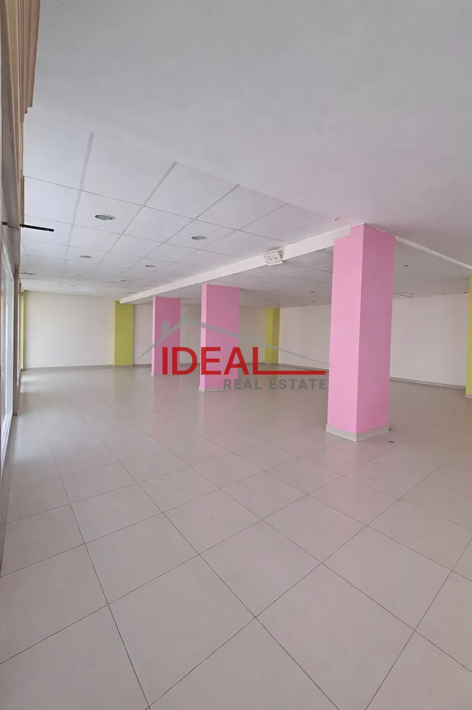 Showroom for sale in Kfar Hbab