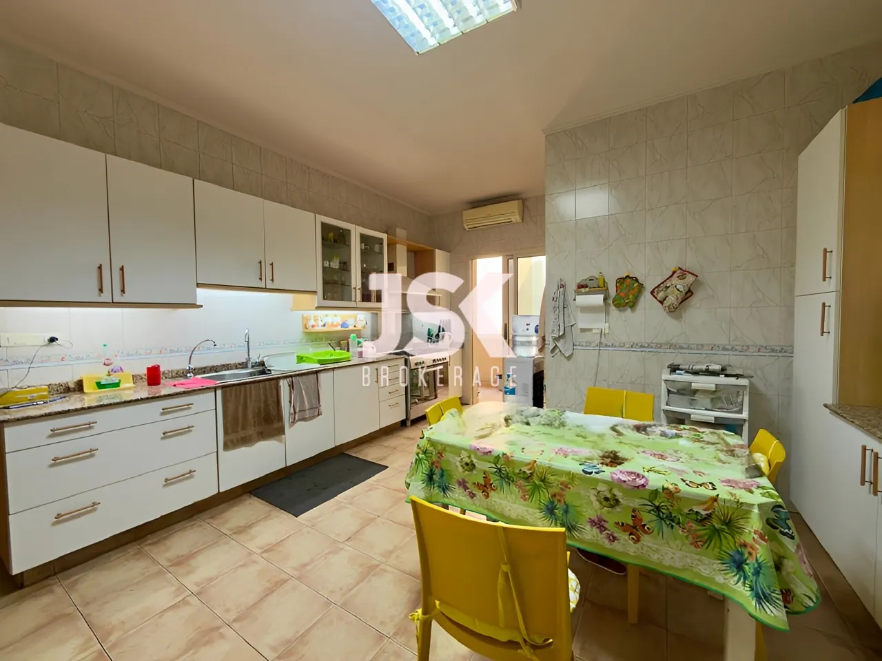 Apartment for Sale in Sioufi