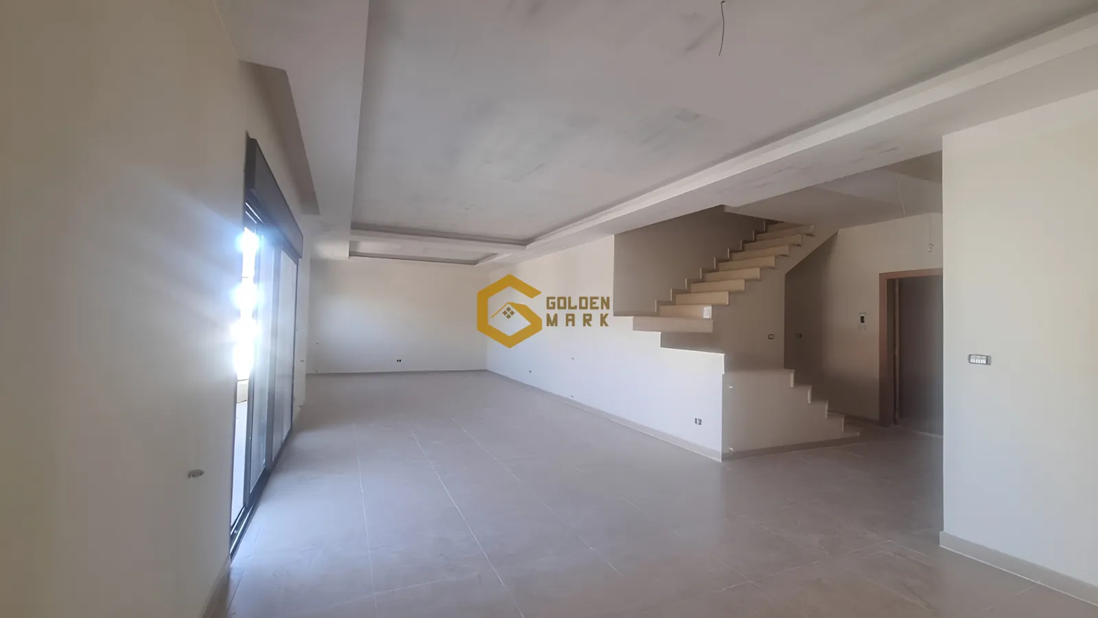 Duplex for Sale in Mazraat Yachoua - 3 bed, 4 bath
