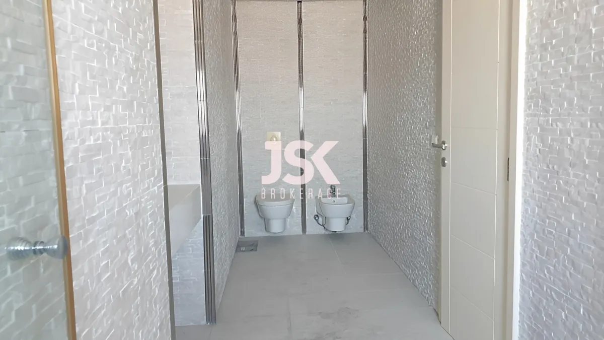 Apartment for Sale in Clemenceau, Bayrut, Lebanon