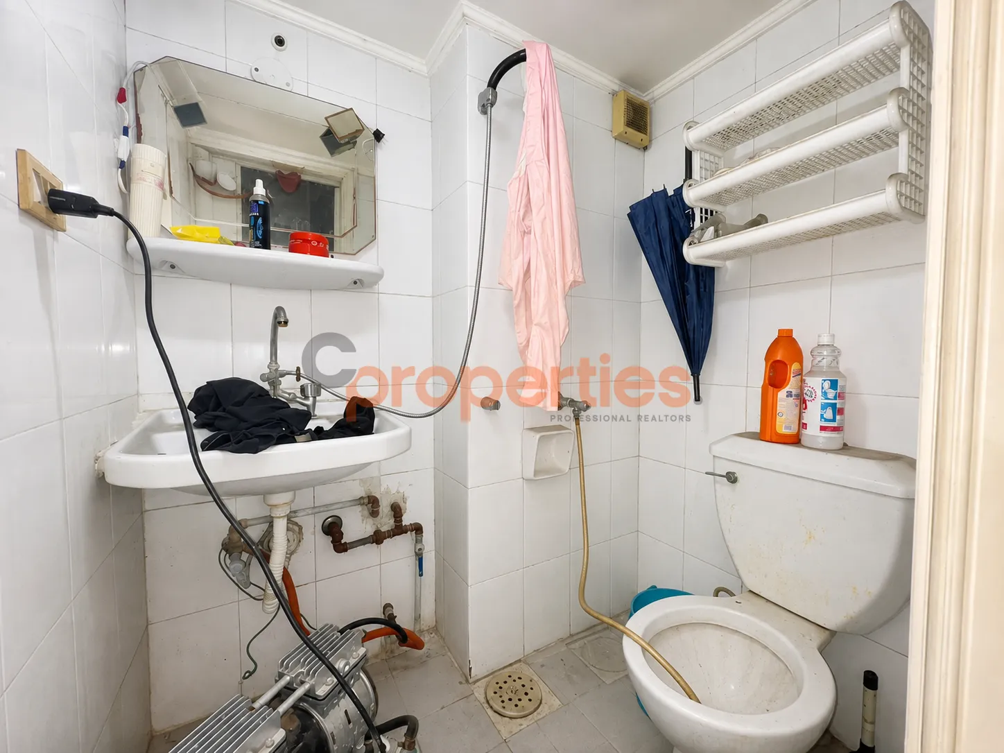 Office for Sale in Ain Al Mraiseh