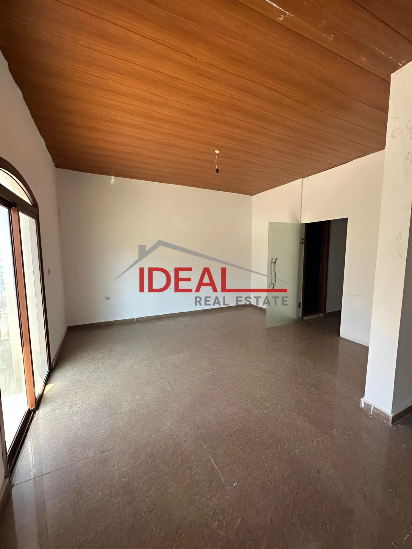 Office for Rent in Samqaniyeh, Lebanon