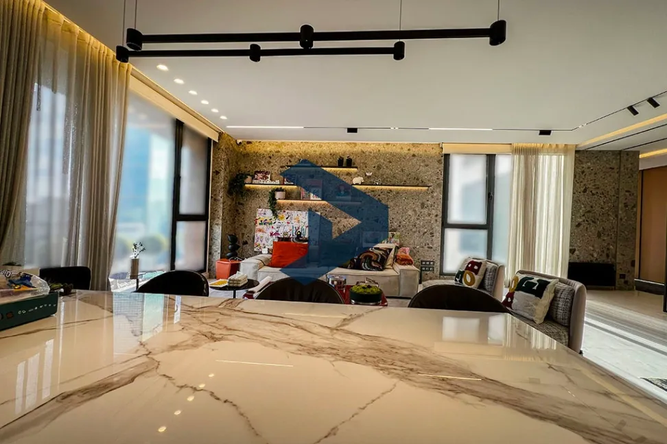 Apartment for sale in Achrafieh, Beirut, Lebanon - 3 bed, 4 bath