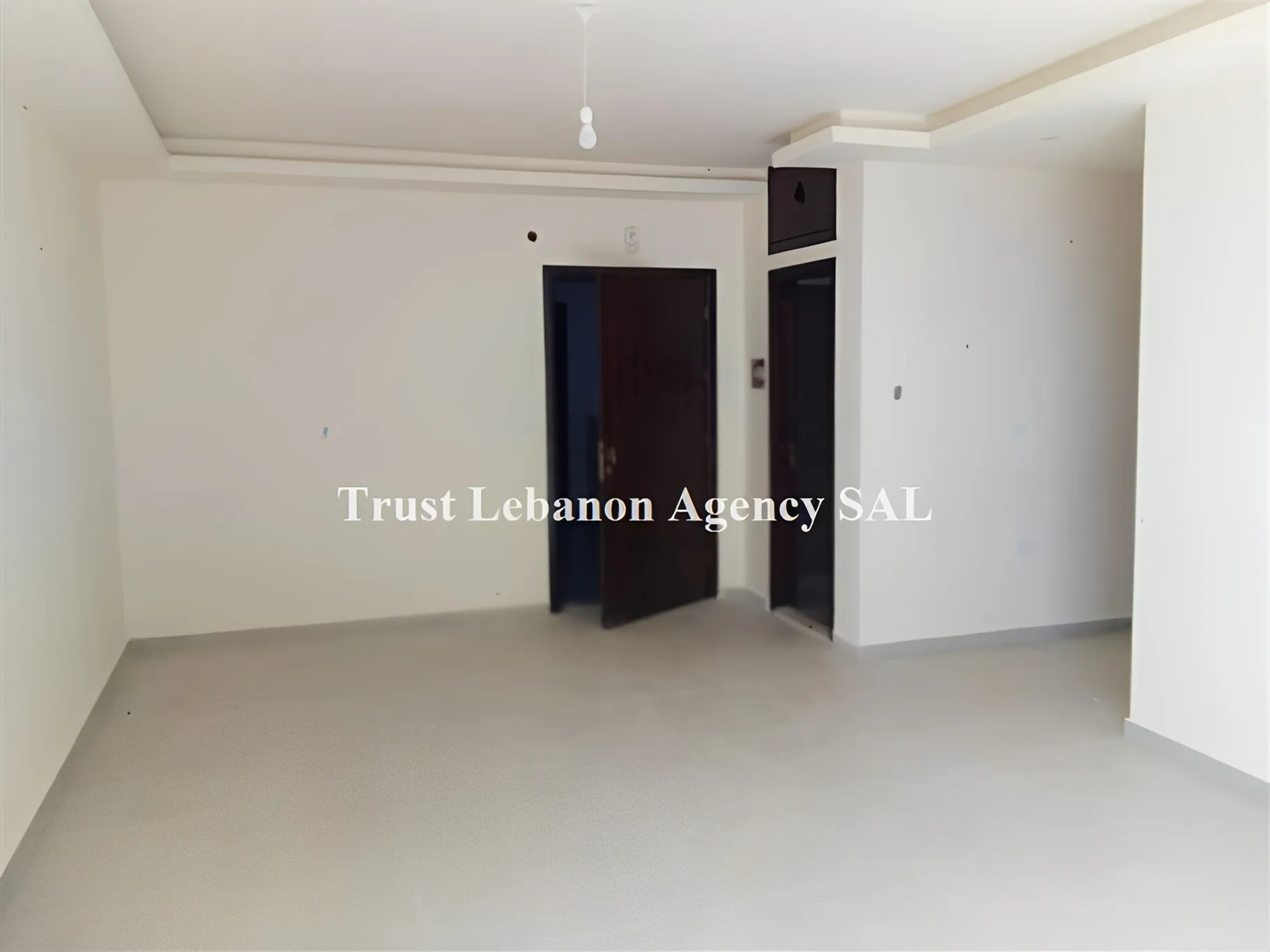 Office for rent in Chouf, Haret Al Naame