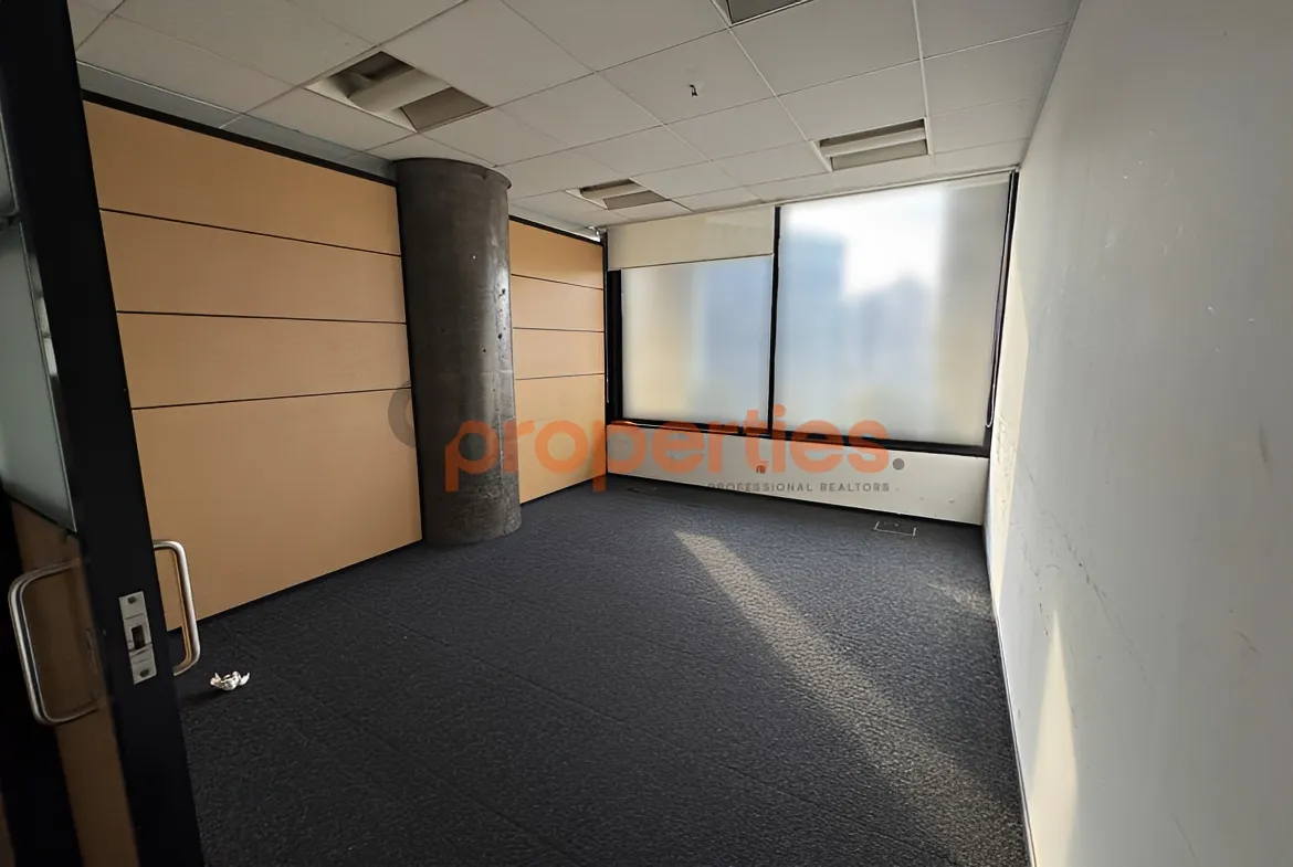 Office for Rent in Forn El Chebbak