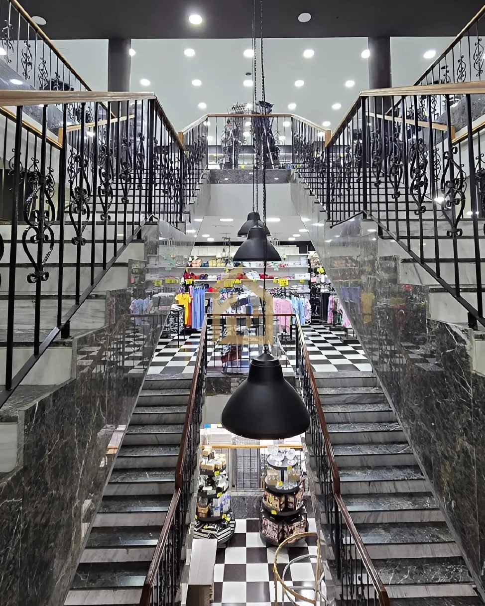 Showroom for rent in Forn El Chebbak, Lebanon