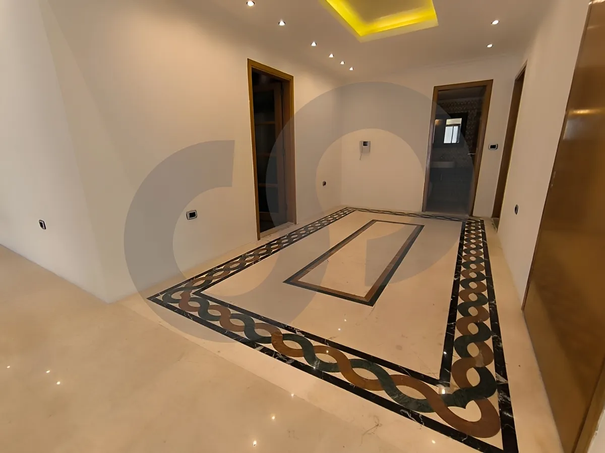 Apartment for Sale in Ramlet El Baida, Bayrut, Lebanon