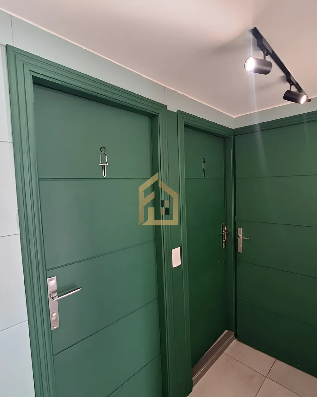 Shop for rent in Dbayeh, Lebanon