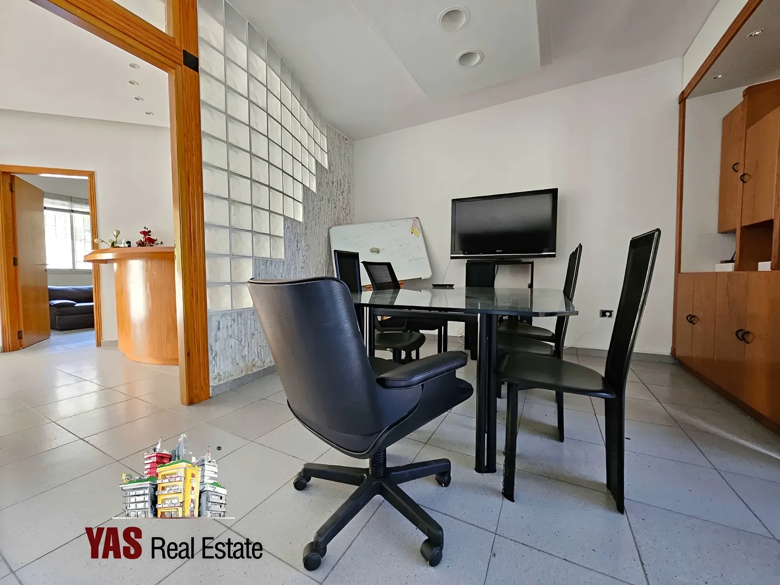 Office for Sale in Ballouneh