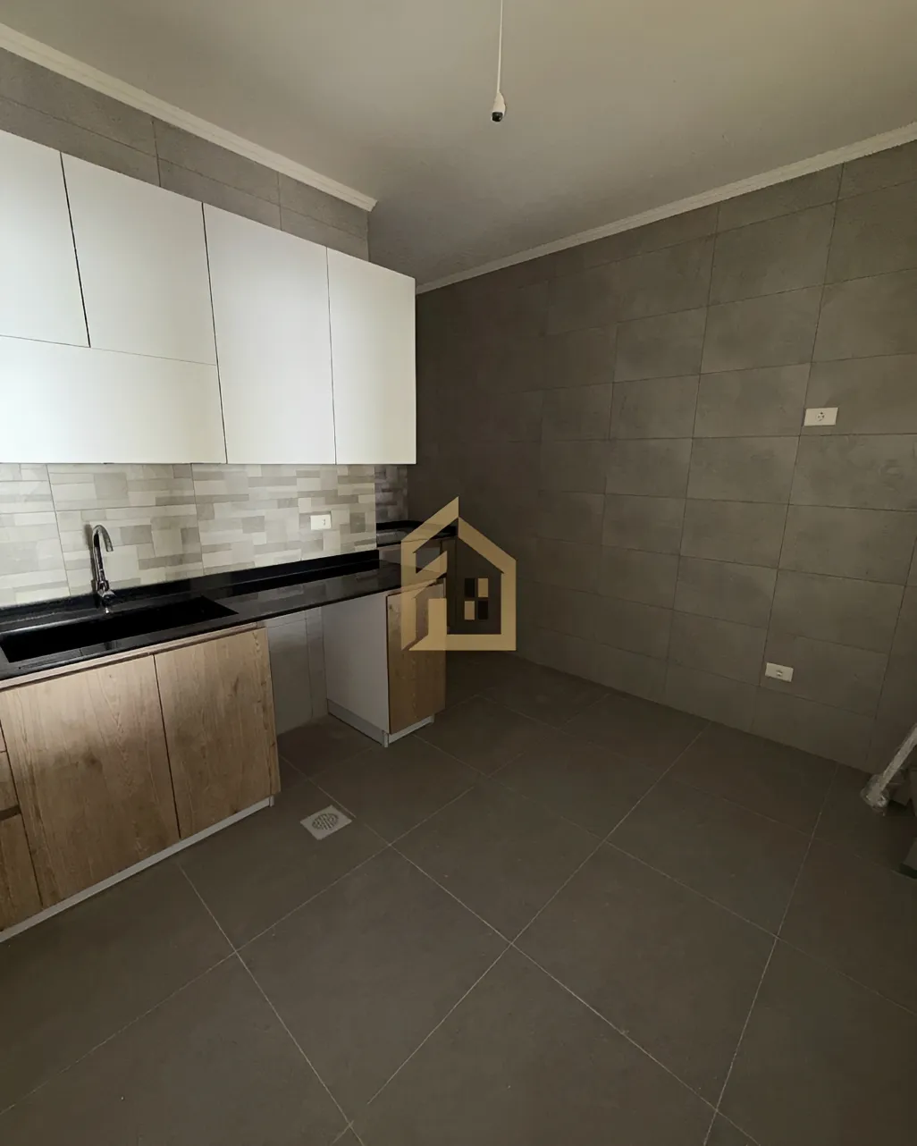 Apartment for rent in Qornet El Hamra, Lebanon - 2 bed, 2 bath