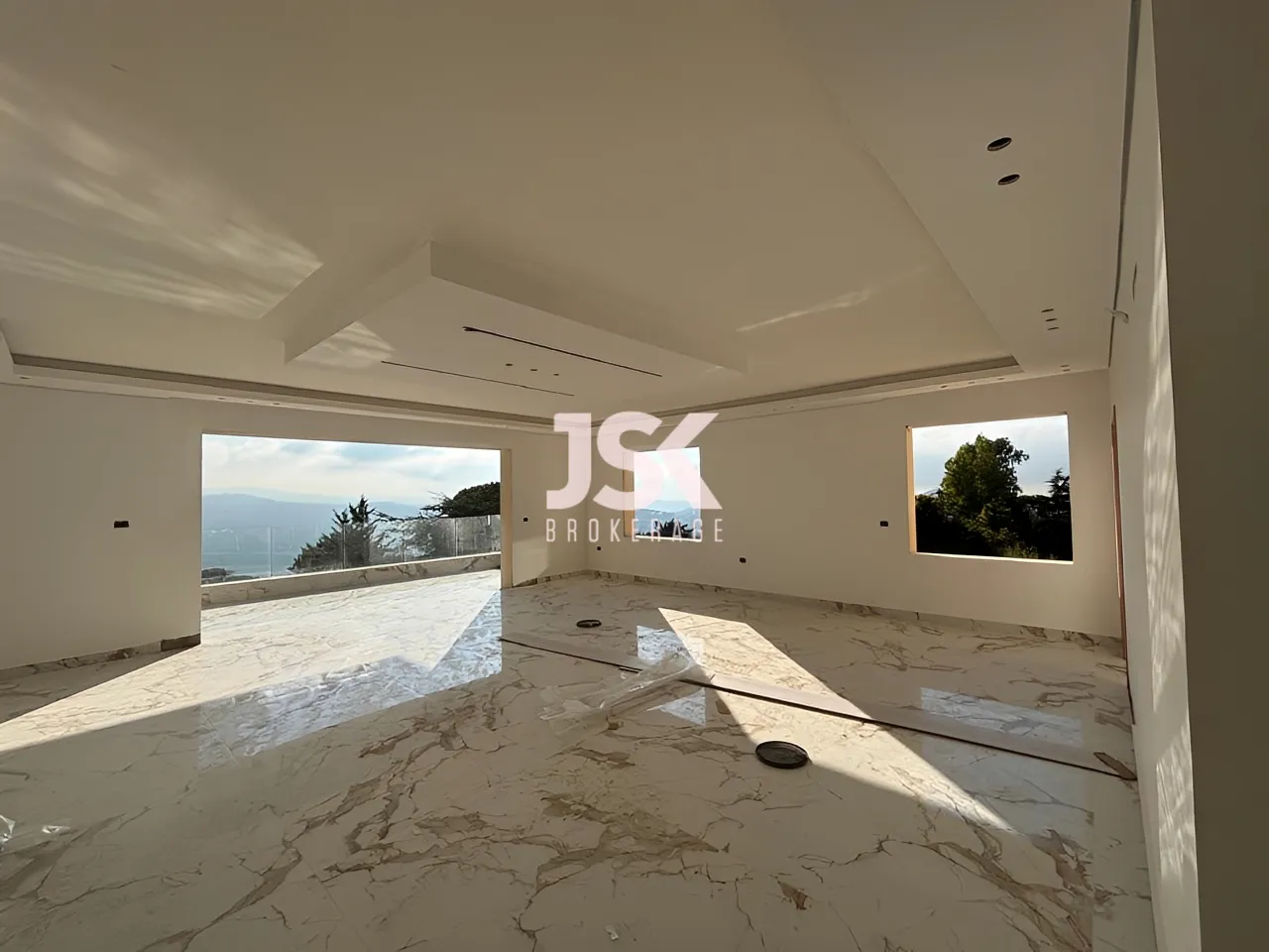 Apartment for Sale in Baabdat - 4 bath