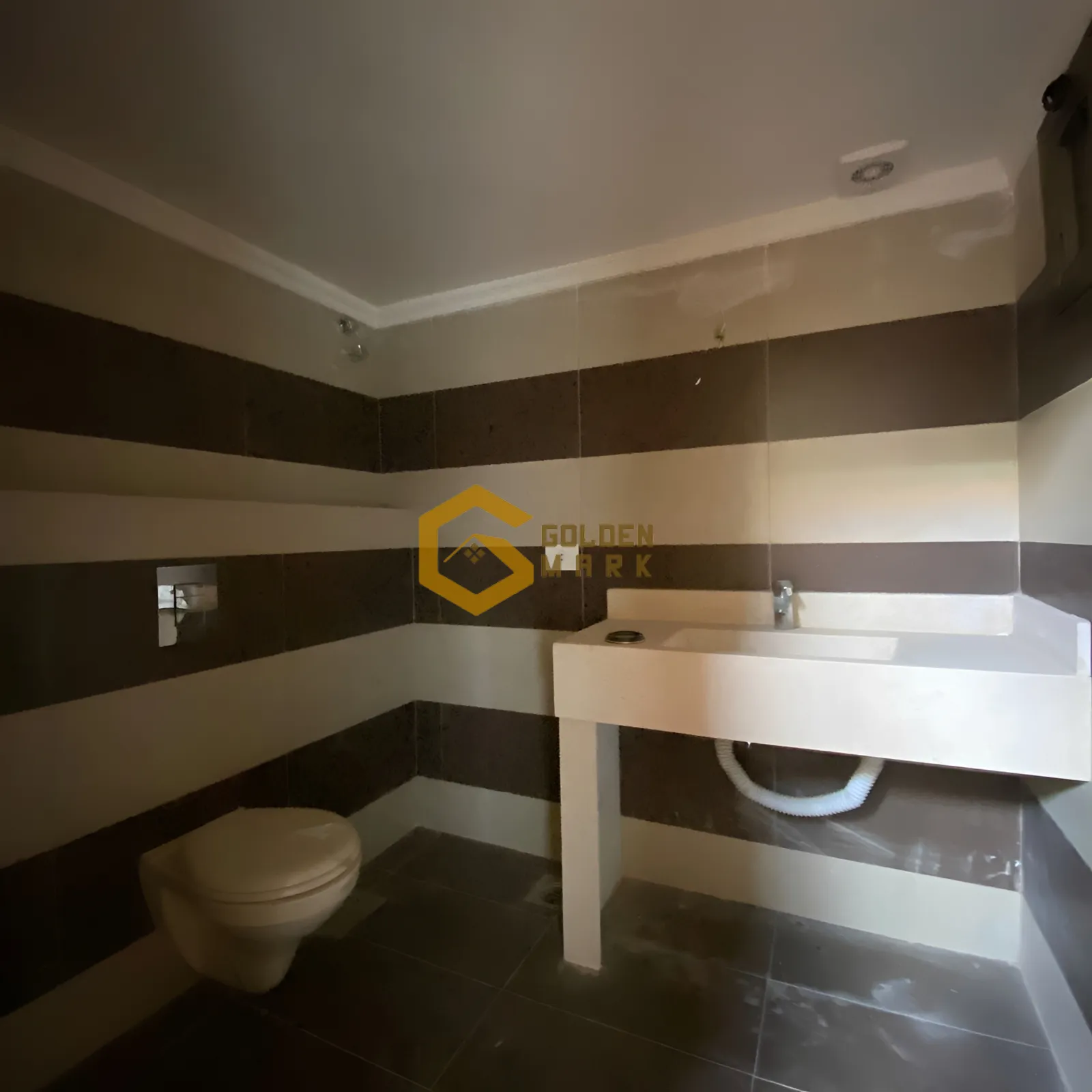 Duplex for Sale in Blat