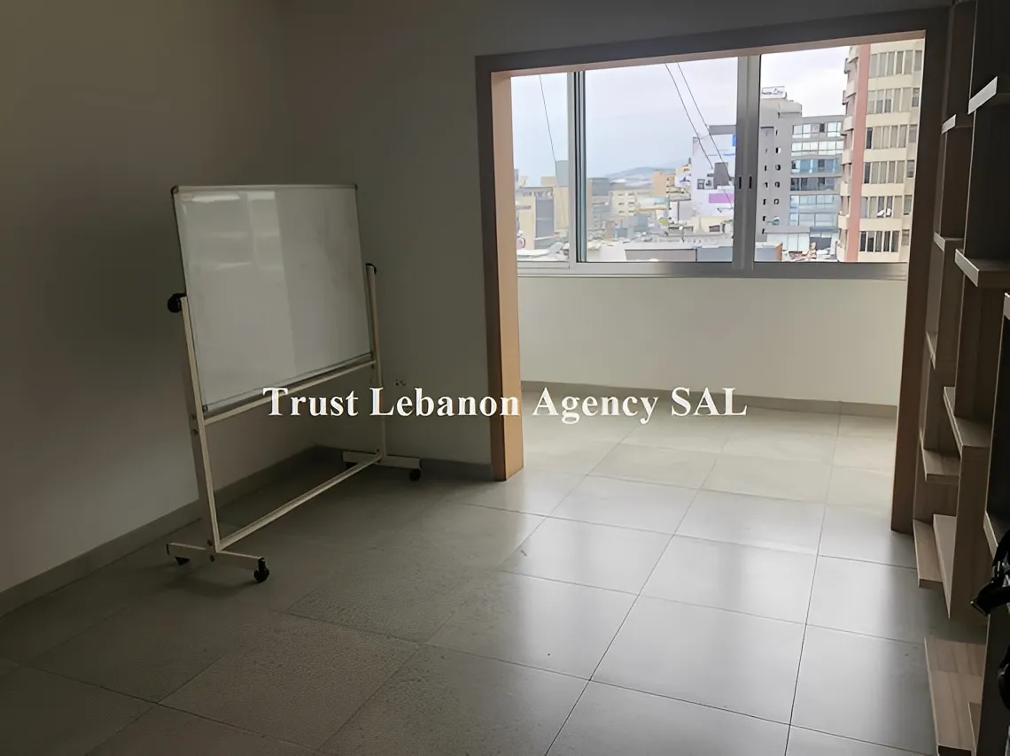 Office for rent in Metn, Zalka